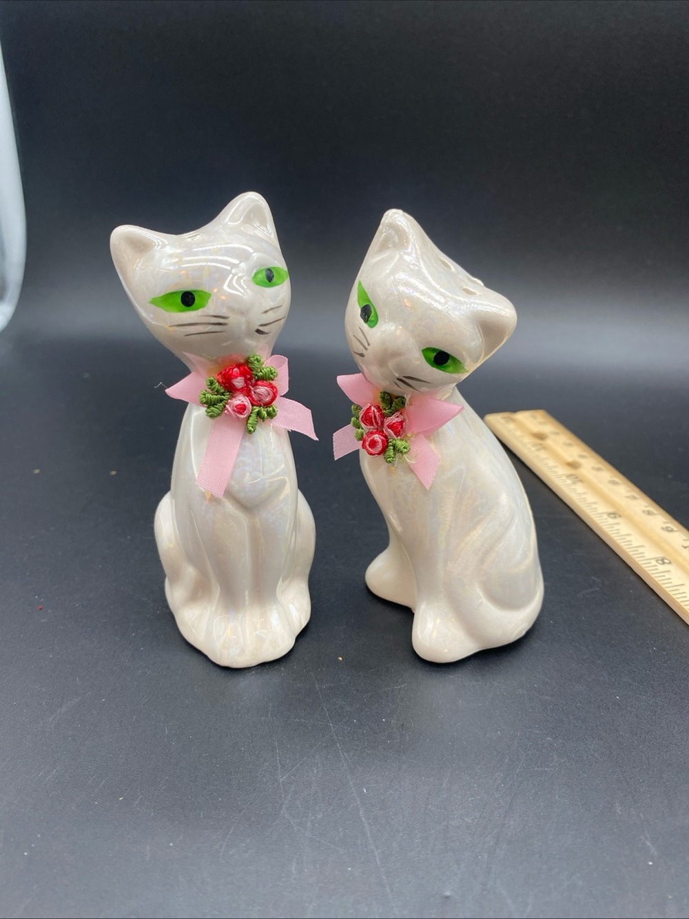 Cat Shaker set- green eyes- pink bows